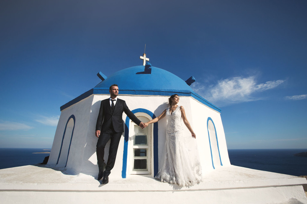 fotografos-gamou-editorial-fashion-based-gamos-alex-tsitouridis-omorfes-nyfes-santorini-mykonos-paros-cyclades-astypalea-destination-wedding-in-greece-astipalea