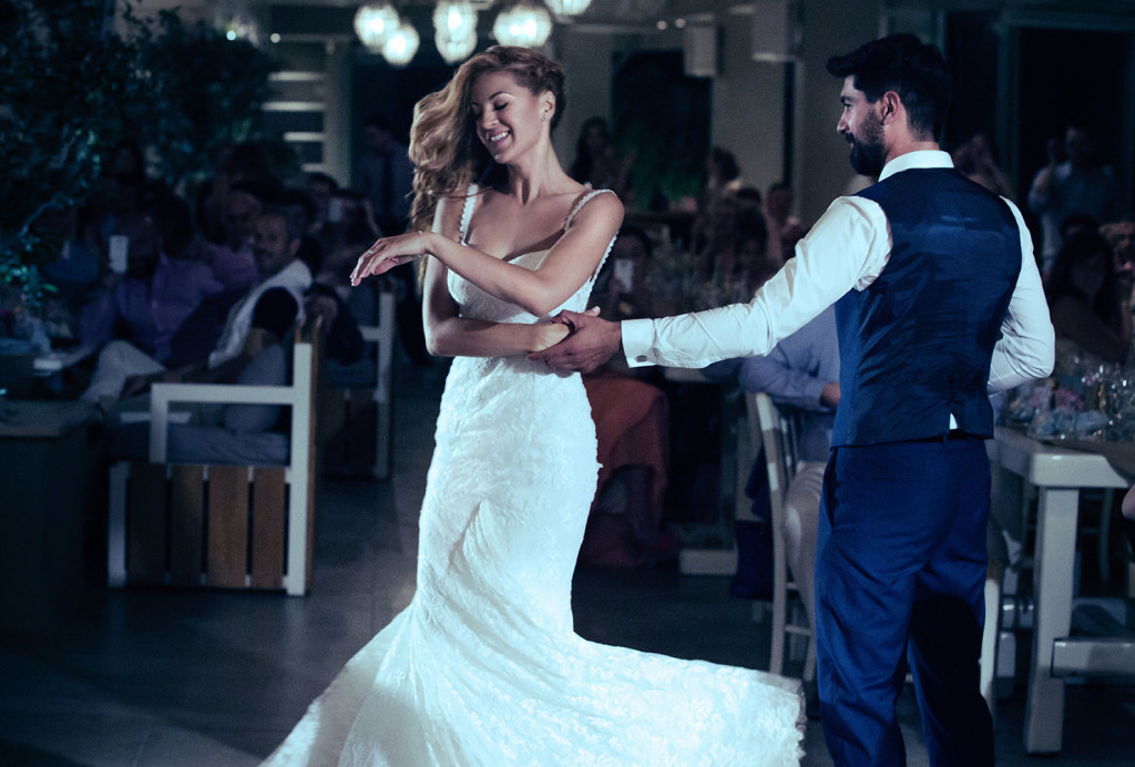 mykonos-santorini-destination-wedding-greece-island-alex-tsitouridis-stardust-photographos-gamou-gamos-cinematic-fashion-wed-destination-photographer-100