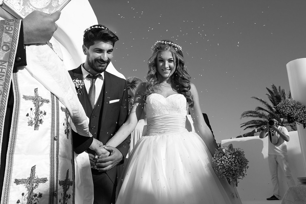 mykonos-santorini-destination-wedding-greece-island-alex-tsitouridis-stardust-photographos-gamou-gamos-cinematic-fashion-wed-destination-photographer-65