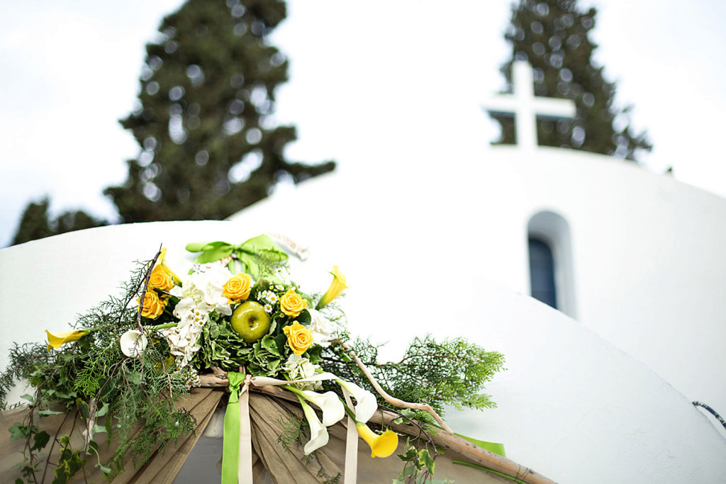 fotografos-gamou-destination-wedding-photographer-loutraki-santorini-stardust-tsitouridis-052