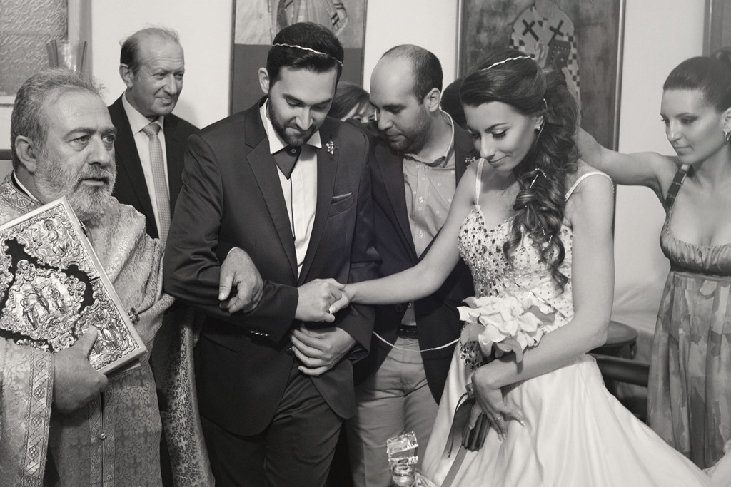 fotografos-gamou-destination-wedding-photographer-loutraki-santorini-stardust-tsitouridis-073