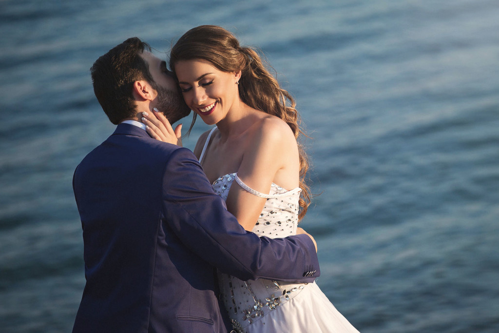 fotografos-gamou-destination-wedding-photographer-loutraki-santorini-stardust-tsitouridis-117