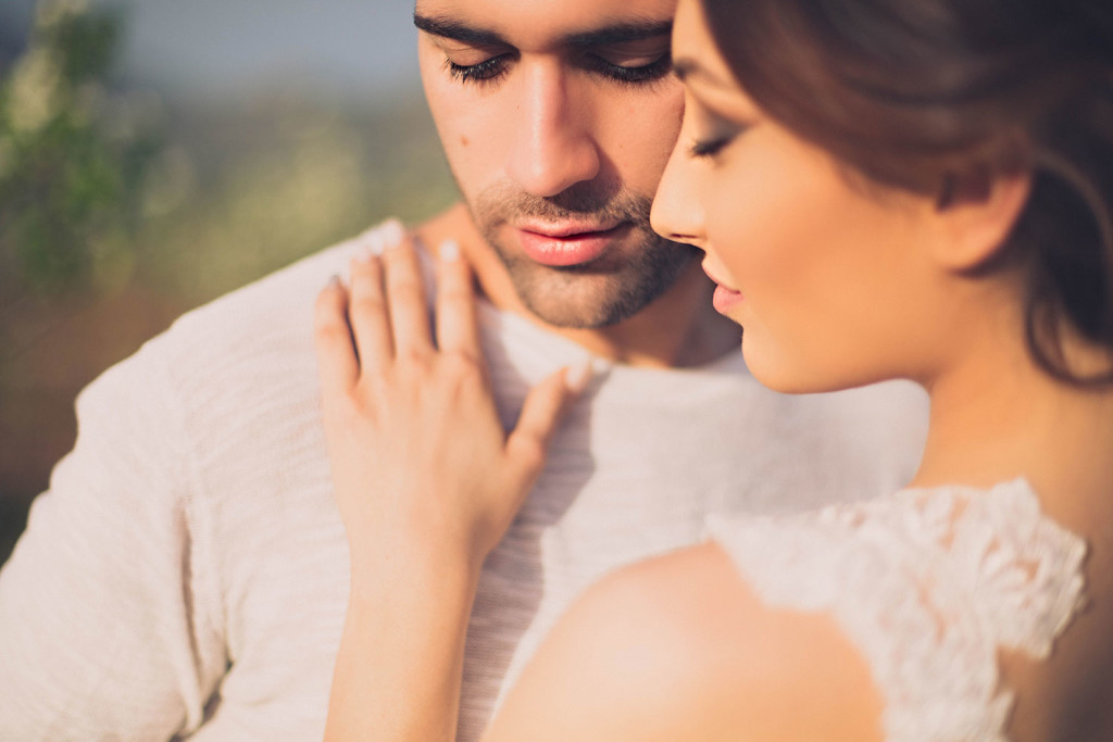 modern-fresh-creative-documentary-narrative-wedding-photography-by-Alex-Tsitouridis-Santorini-Mykonos-Nafplio